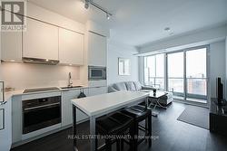 1702 - 7 GOLDEN LION HEIGHTS  Toronto, ON M2M 0C1