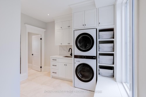 18 Elder Crescent, Hamilton, ON - Indoor Photo Showing Laundry Room