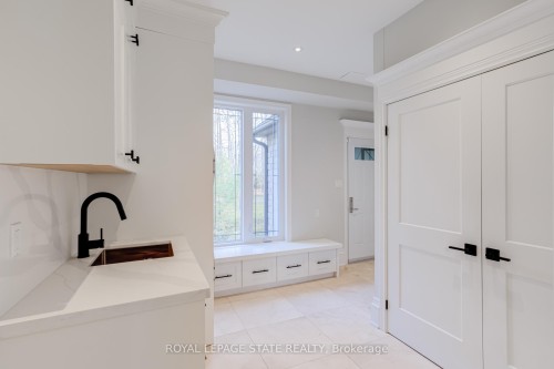 18 Elder Crescent, Hamilton, ON - Indoor Photo Showing Other Room