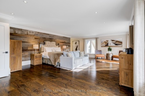 18 Elder Crescent, Hamilton, ON - Indoor Photo Showing Living Room