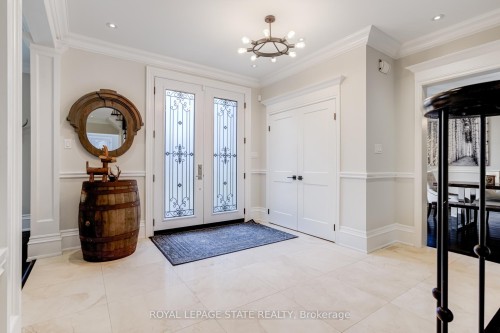 18 Elder Crescent, Hamilton, ON - Indoor Photo Showing Other Room