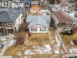 300 & 302 16A Street NW  Calgary, AB T2N 2C8