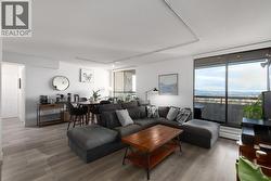 2101 3771 BARTLETT COURT  Burnaby, BC V3J 7G8