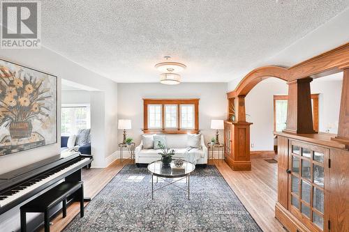 Hardwood Floors - 44 Mississauga Road N, Mississauga, ON - Indoor Photo Showing Living Room