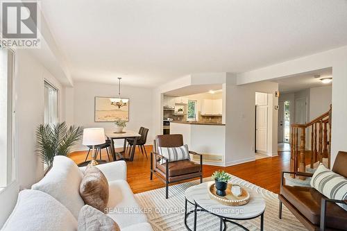 2 Sherring Crescent, Ottawa, ON - Indoor Photo Showing Living Room