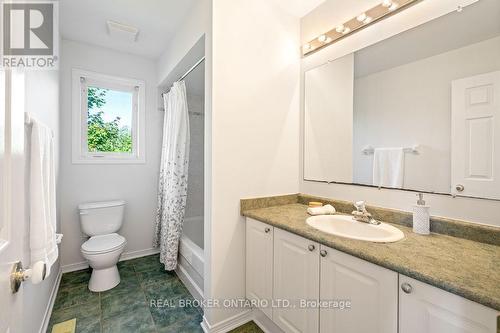 2 Sherring Crescent, Ottawa, ON - Indoor Photo Showing Bathroom