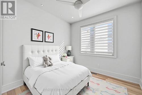 2267 Fifth Line W, Mississauga, ON - Indoor Photo Showing Bedroom