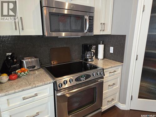 1530 Patrick Place, Saskatoon, SK - Indoor Photo Showing Kitchen
