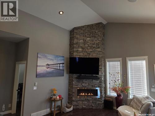 1530 Patrick Place, Saskatoon, SK - Indoor Photo Showing Living Room With Fireplace