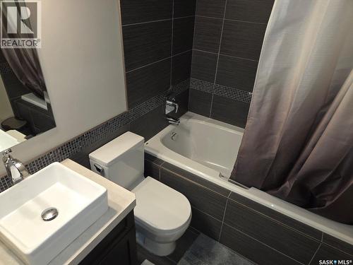 1530 Patrick Place, Saskatoon, SK - Indoor Photo Showing Bathroom