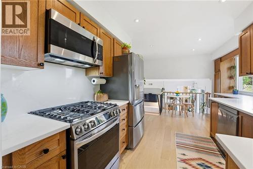 348 Sydenham Road, Dundas, ON - Indoor Photo Showing Kitchen With Upgraded Kitchen