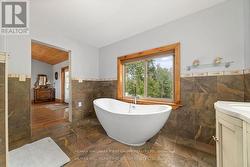 SOAKER TUB - 