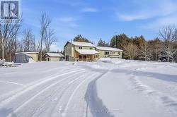 STUNNING COUNTRY HOME - 