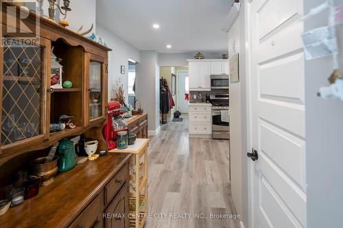 86 Price Street, London East (East M), ON - Indoor