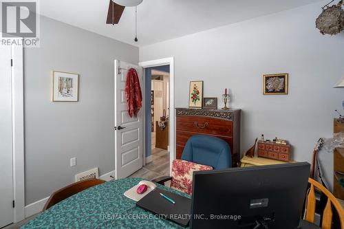 86 Price Street, London East (East M), ON - Indoor Photo Showing Bedroom