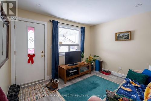 86 Price Street, London East (East M), ON - Indoor