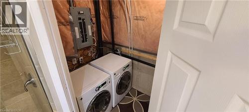 77 Thames Way, Hamilton, ON - Indoor Photo Showing Laundry Room