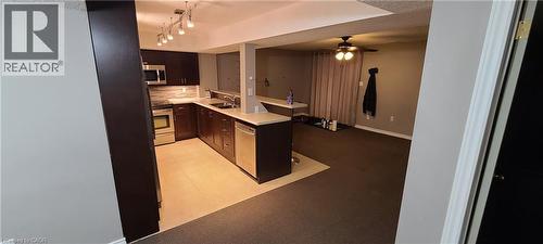 77 Thames Way, Hamilton, ON - Indoor Photo Showing Kitchen
