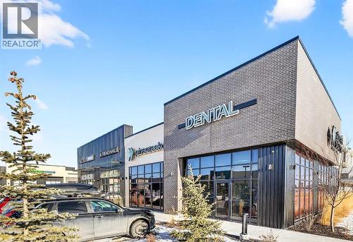 Community amenities - 64 Creekside Drive Sw, Calgary, AB - Outdoor