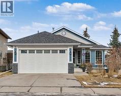 184 Harvest Hills Drive NE  Calgary, AB T3K 3Y1