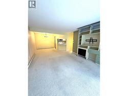 Living room no staging - 