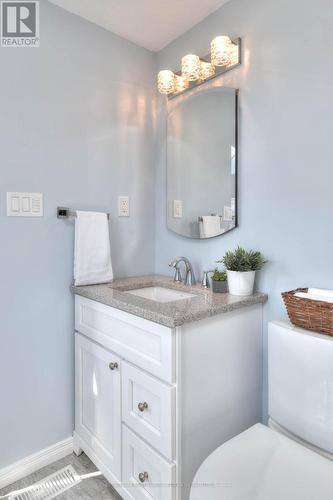 38 Heatherwood Place, Kitchener, ON - Indoor Photo Showing Bathroom