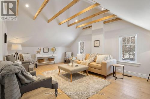 320 Whitmore Drive, Waterloo, ON - Indoor Photo Showing Living Room