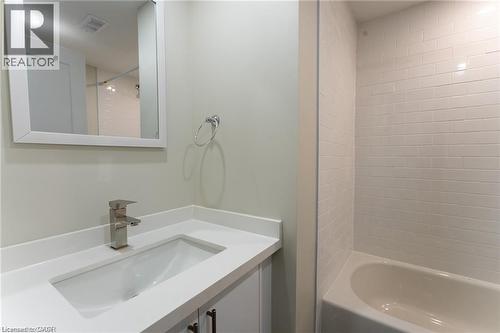 700 Lawrence Road Unit# 103, Hamilton, ON - Indoor Photo Showing Bathroom