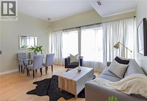 130 Wellington Street N Unit# 201, Hamilton, ON - Indoor Photo Showing Living Room