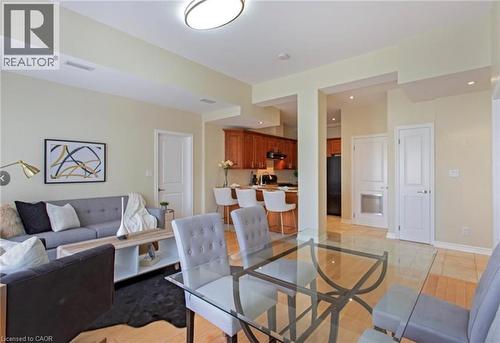 130 Wellington Street N Unit# 201, Hamilton, ON - Indoor Photo Showing Living Room