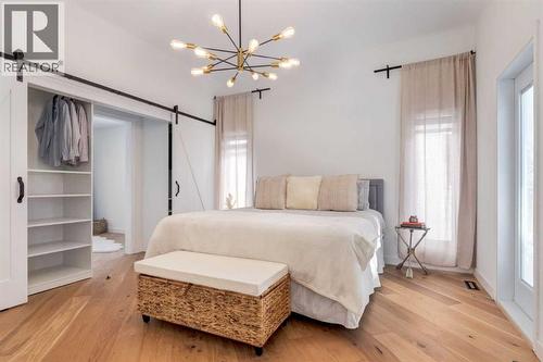 113 Straddock Terrace Sw, Calgary, AB - Indoor Photo Showing Bedroom