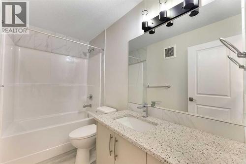 530 Ranch Green, Strathmore, AB - Indoor Photo Showing Bathroom