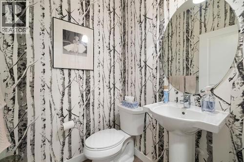 8 Emberside Glen, Cochrane, AB - Indoor Photo Showing Bathroom