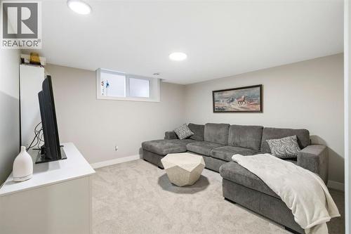 8 Emberside Glen, Cochrane, AB - Indoor