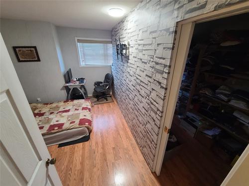 107-335 33 Highway, Kelowna, BC - Indoor Photo Showing Other Room