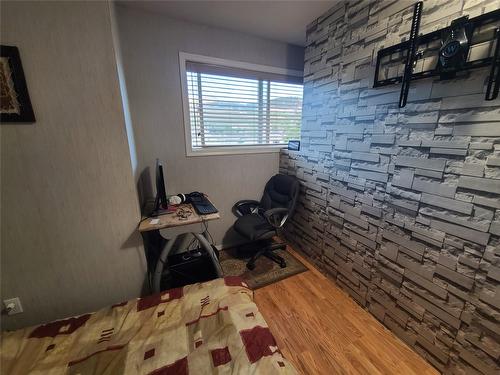 107-335 33 Highway, Kelowna, BC - Indoor