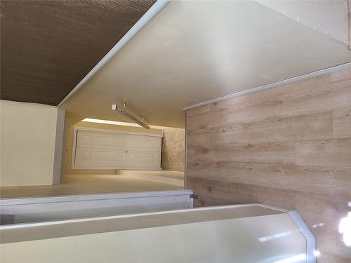 107-335 33 Highway, Kelowna, BC - Indoor Photo Showing Bathroom