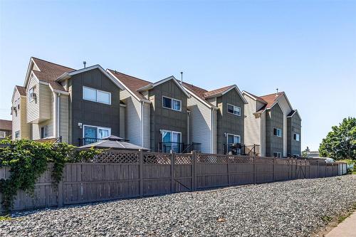 107-335 33 Highway, Kelowna, BC - Outdoor