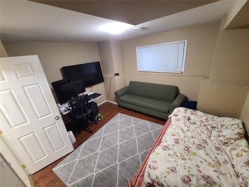 107-335 33 Highway, Kelowna, BC - Indoor