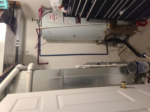 107-335 33 Highway, Kelowna, BC - Indoor Photo Showing Other Room