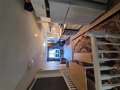 107-335 33 Highway, Kelowna, BC - Indoor Photo Showing Other Room