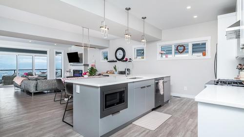 5119 Turtle Pond Place, Vernon, BC - Indoor Photo Showing Living Room With Fireplace