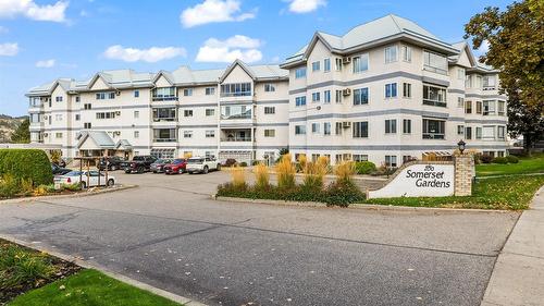 205-200 Hollywood Road, Kelowna, BC - Outdoor With Facade