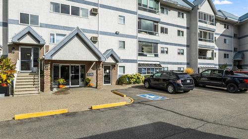 205-200 Hollywood Road, Kelowna, BC - Outdoor With Facade