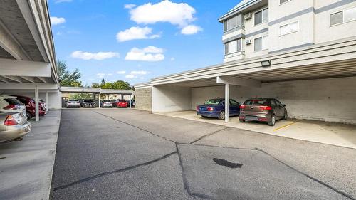 205-200 Hollywood Road, Kelowna, BC - Outdoor With Exterior