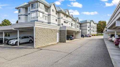 205-200 Hollywood Road, Kelowna, BC - Outdoor