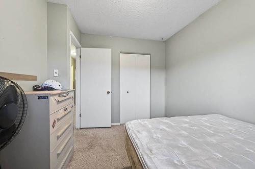 204 Fairview Avenue, Kamloops, BC - Indoor Photo Showing Bedroom