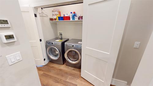 144 River Drive, Cranbrook, BC - Indoor Photo Showing Laundry Room