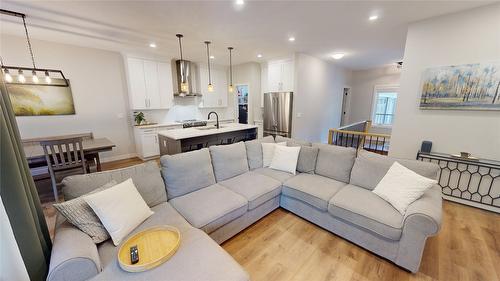 144 River Drive, Cranbrook, BC - Indoor Photo Showing Living Room