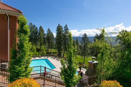128-1795 Country Club Drive  Kelowna, BC V1V 2V9